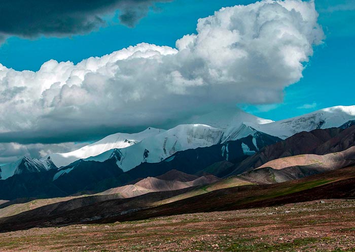 穿越西藏，火車上邂逅玉珠山的壯麗