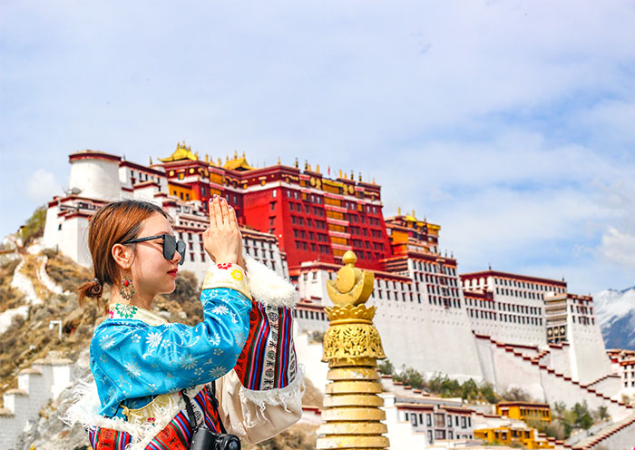 臺灣遊客在西藏布達拉宮