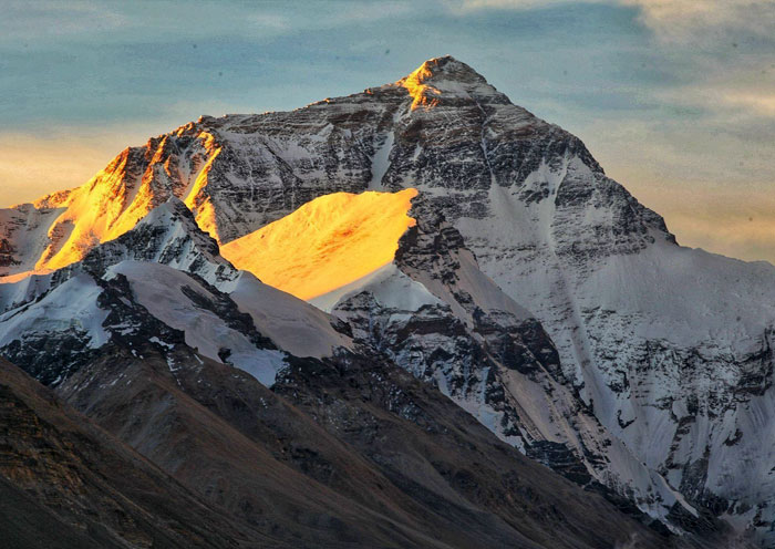 珠穆朗瑪峰上的日出