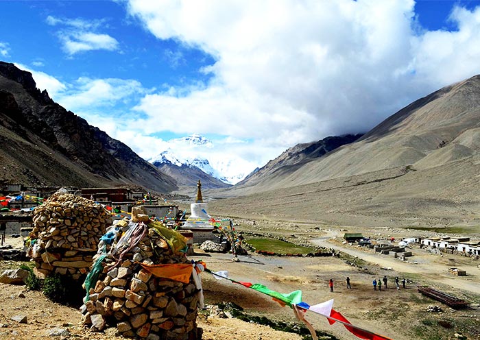 絨布寺的壯麗景色